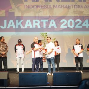 The ceremonial giving of 1,000 trees for Indonesia