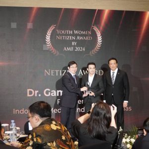 dr. Gamal Albinsaid as a Winner of Netizen Marketeer of The Year 2024